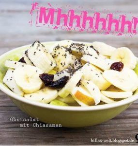 Obstsalat mit Chiasamen, Apfel und Banane