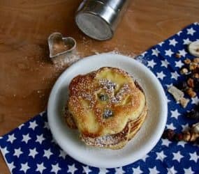 Pancake mit gefriergetrockneten Früchten von Buah