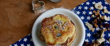 Pancake mit gefriergetrockneten Früchten von Buah