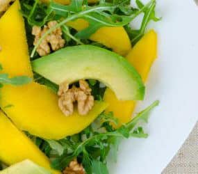 Rucola-Mango-Nuss-Salat