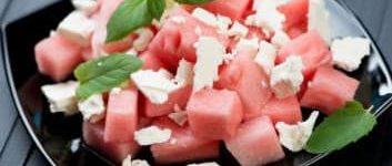 Wassermelonen-Salat mit Fetakäse und Minze