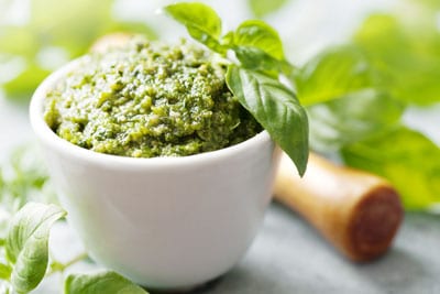 Kräuterpesto